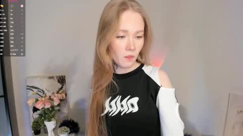 Snapshot of melodievejar chatting on 02-10-26, 04:38 melodievejar online show from 02-10-26, 04:38