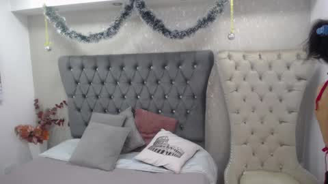 Snapshot of melodiroux_ chatting on 01-05-25, 11:04 Melodi online show from 01-05-25, 11:04