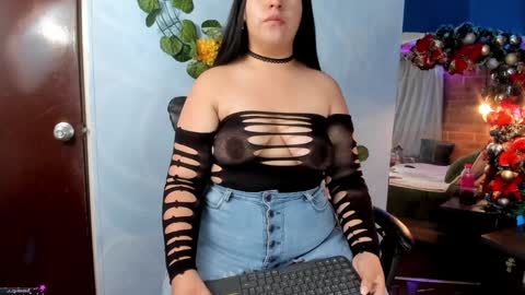 Snapshot of melody_bonnie22 chatting on 12-13-24, 11:02 Leslie online show from 12-13-24, 11:02