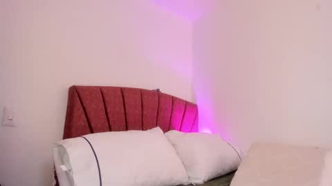 Snapshot of melody_bonnie22 chatting on 10-25-25, 02:56 Leslie online show from 10-25-25, 02:56