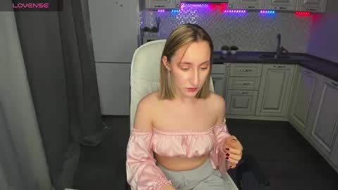 Kaylie online show from 12-13-24, 04:33