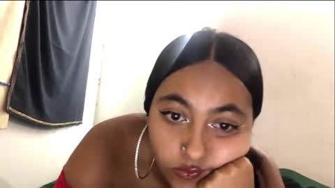 Snapshot of melodyqueen_ chatting on 11-29-25, 03:42 melodyqueen_ online show from 11-29-25, 03:42