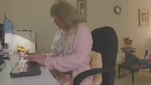 Melody online show from 10-13-25, 12:27