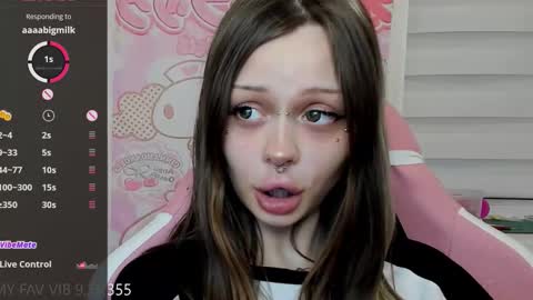 Snapshot of melonipinkbb chatting on 02-27-26, 11:54 MELONI online show from 02-27-26, 11:54