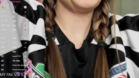 Snapshot of melonipinkbb chatting on 03-23-26, 04:33 MELONI online show from 03-23-26, 04:33