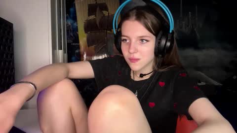 Hi Im Aria 18 years old online show from 11-05-25, 12:49