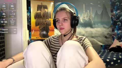 Hi Im Aria 18 years old online show from 11-27-25, 01:24