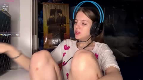 Hi Im Aria 18 years old online show from 11-30-25, 12:31