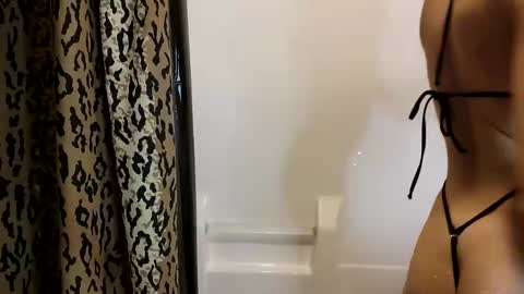 meltingmynx online show from 10-30-25, 11:33