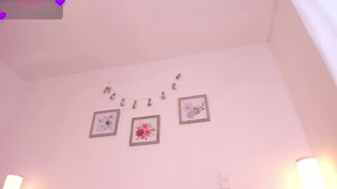 Snapshot of mely_rosee chatting on 02-18-26, 12:12 online show from 02-18-26, 12:12