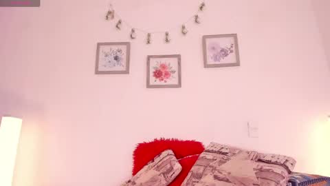 Snapshot of mely_rosee chatting on 04-16-26, 12:28 online show from 04-16-26, 12:28