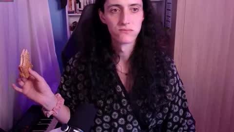 Snapshot of memisecrets chatting on 03-25-26, 11:44 Megumi Aina online show from 03-25-26, 11:44