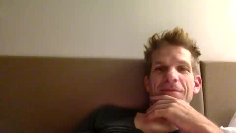 Snapshot of men2024again chatting on 11-12-25, 04:13 Andres online show from 11-12-25, 04:13