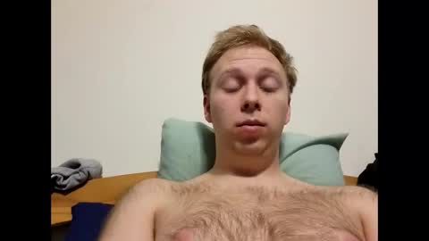 Snapshot of meow732 chatting on 11-26-25, 03:18 meow732 online show from 11-26-25, 03:18