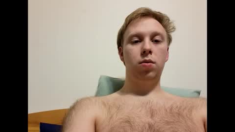 Snapshot of meow732 chatting on 12-18-25, 01:44 meow732 online show from 12-18-25, 01:44