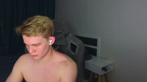 Mickey online show from 02-25-26, 03:54