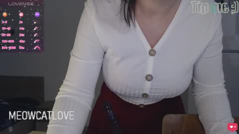 Snapshot of meowcatlove chatting on 01-08-25, 08:39 meowcatlove online show from 01-08-25, 08:39
