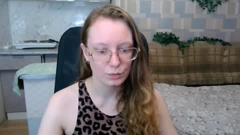 Snapshot of meowcr chatting on 10-25-25, 03:07 meowcr online show from 10-25-25, 03:07