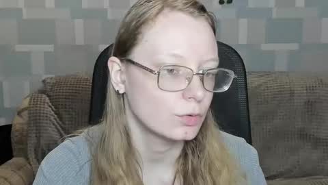 Snapshot of meowcr chatting on 11-30-25, 01:04 meowcr online show from 11-30-25, 01:04