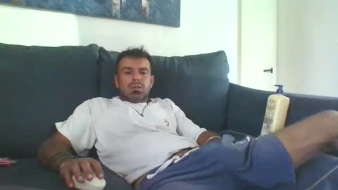 Snapshot of mercedes190d chatting on 10-21-25, 05:57 Mercedes190d online show from 10-21-25, 05:57