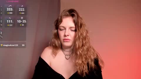 Snapshot of mercedescutee chatting on 03-06-25, 06:37 mercedescutee online show from 03-06-25, 06:37