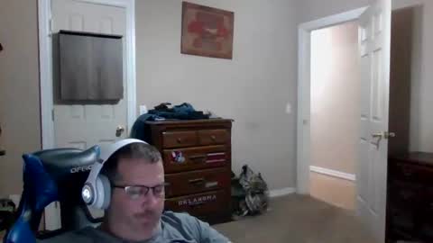 mercer1977 online show from 10-28-25, 01:36