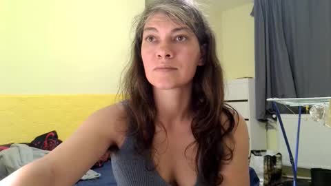 Miss Helena online show from 10-12-25, 01:43