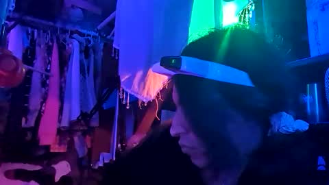 gurlnips online show from 11-30-25, 08:18