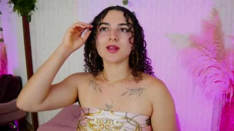 Snapshot of merida_bell18 chatting on 09-23-25, 12:35 Merida Bell online show from 09-23-25, 12:35