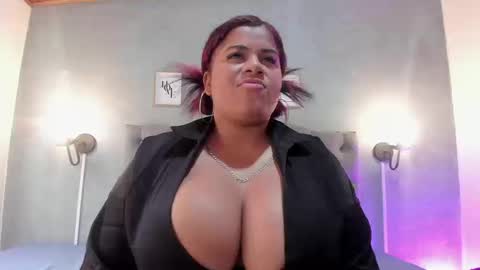 Snapshot of meridalane chatting on 09-19-25, 03:02 meridalane online show from 09-19-25, 03:02