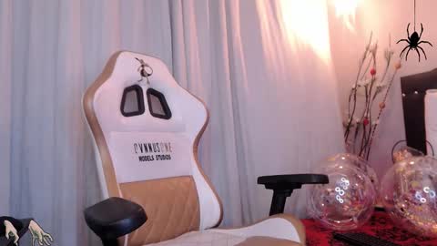 meriiiidaa online show from 10-17-25, 04:15