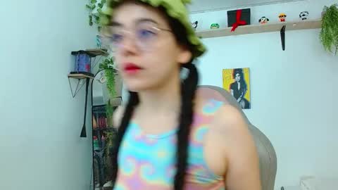 Liah online show from 09-30-25, 12:32