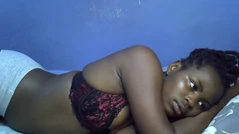 Snapshot of merlin_queen chatting on 11-25-25, 05:35 merlin_queen online show from 11-25-25, 05:35