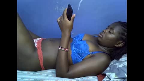 Snapshot of merlin_queen chatting on 12-05-25, 07:06 merlin_queen online show from 12-05-25, 07:06