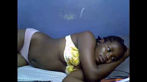 Snapshot of merlin_queen chatting on 12-15-25, 06:23 merlin_queen online show from 12-15-25, 06:23