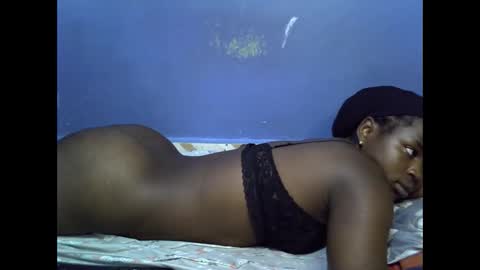 Snapshot of merlin_queen chatting on 12-22-25, 07:05 merlin_queen online show from 12-22-25, 07:05