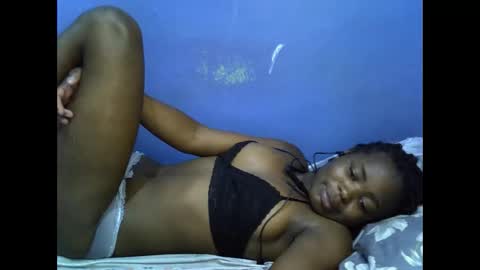 Snapshot of merlin_queen chatting on 12-23-25, 07:17 merlin_queen online show from 12-23-25, 07:17