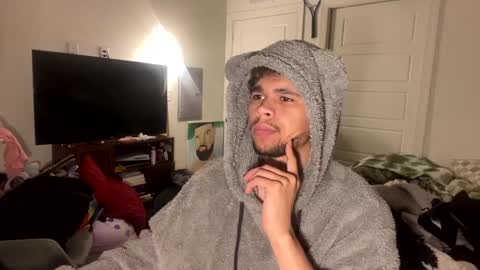 Snapshot of merlinharriss chatting on 02-18-25, 11:44 Merlinz Magic online show from 02-18-25, 11:44