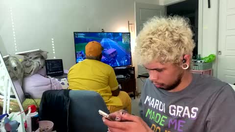 Snapshot of merlinharriss chatting on 03-12-25, 09:24 Merlinz Magic online show from 03-12-25, 09:24