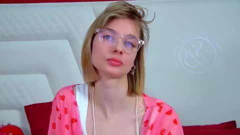 Snapshot of merlinmeyer chatting on 02-21-26, 06:47 Merlin online show from 02-21-26, 06:47