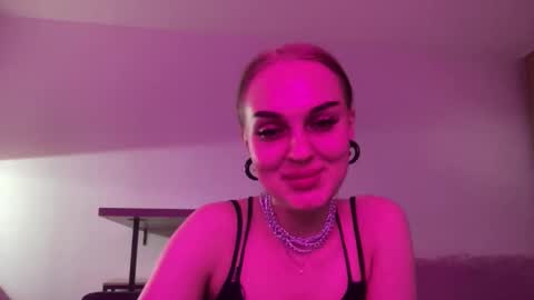 Snapshot of metadontt chatting on 11-23-25, 08:52 metadontt online show from 11-23-25, 08:52