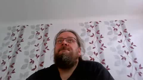 Snapshot of metallbuddy chatting on 01-12-25, 10:45 ask me online show from 01-12-25, 10:45