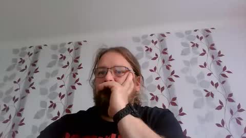 Snapshot of metallbuddy chatting on 10-26-25, 09:59 ask me online show from 10-26-25, 09:59