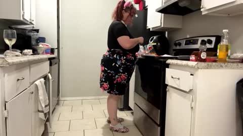 Snapshot of metalshop chatting on 12-07-24, 11:34 Mommy Jaxx online show from 12-07-24, 11:34