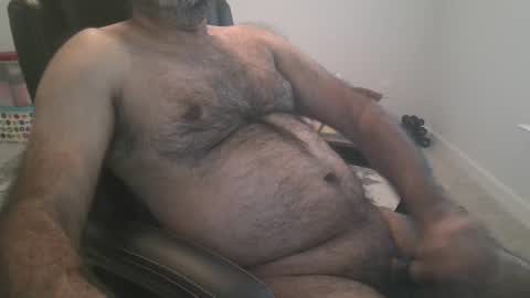 Snapshot of metter26 chatting on 12-15-24, 08:25 atx guy online show from 12-15-24, 08:25