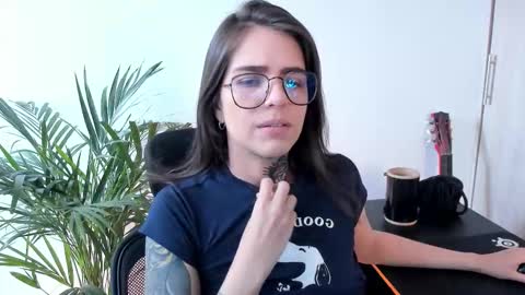 Meurif online show from 10-25-25, 01:18