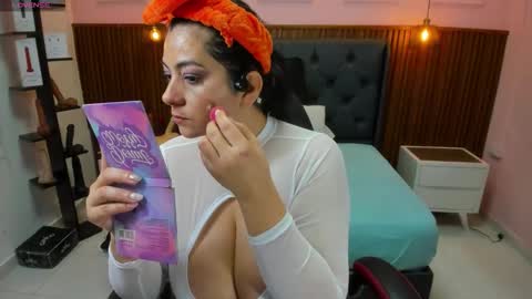 meylagia online show from 11-24-25, 03:06