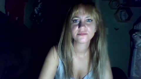 Snapshot of mezzy69 chatting on 10-12-25, 08:13 mezzy69 online show from 10-12-25, 08:13