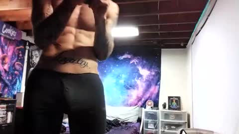 Snapshot of mfbadboii chatting on 01-01-25, 06:37 BadBoii online show from 01-01-25, 06:37