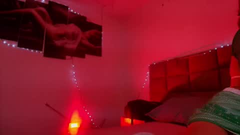 Snapshot of mia_0_ chatting on 11-08-25, 07:12 Emi online show from 11-08-25, 07:12